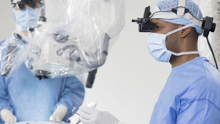 Evolved ARveo 8: Operating Room (OR) set-up. Evolved ARveo 8: Operating Room (OR) set-up.