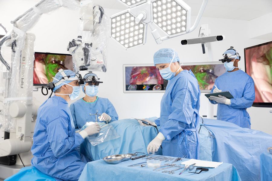 Exoscopic surgery with Evolved ARveo 8 using the MyVeo surgical headset.